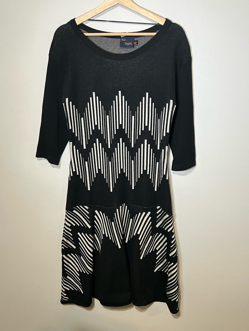 Just Taylor Black White Geometric Knit Fit & Flare Sweater Dress L NWOT